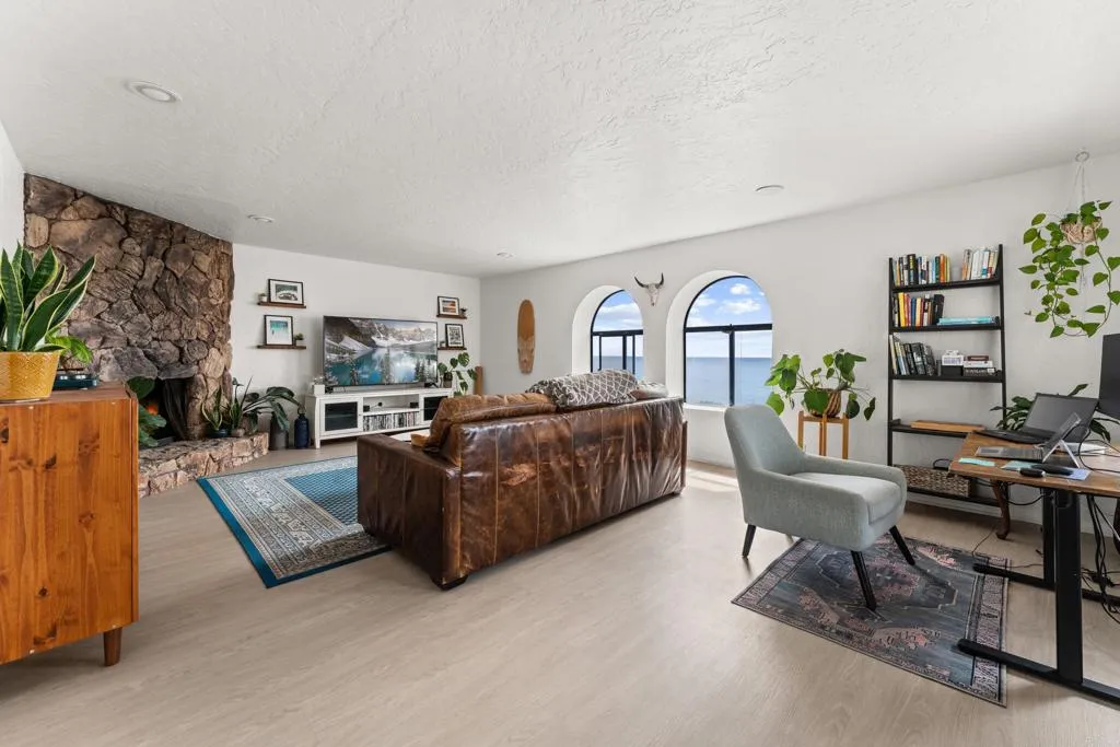 https://cdn.realtyfeed.com/cdn/127/306523365/f3a6790281dbe55e89465ada81e1d55c.webp