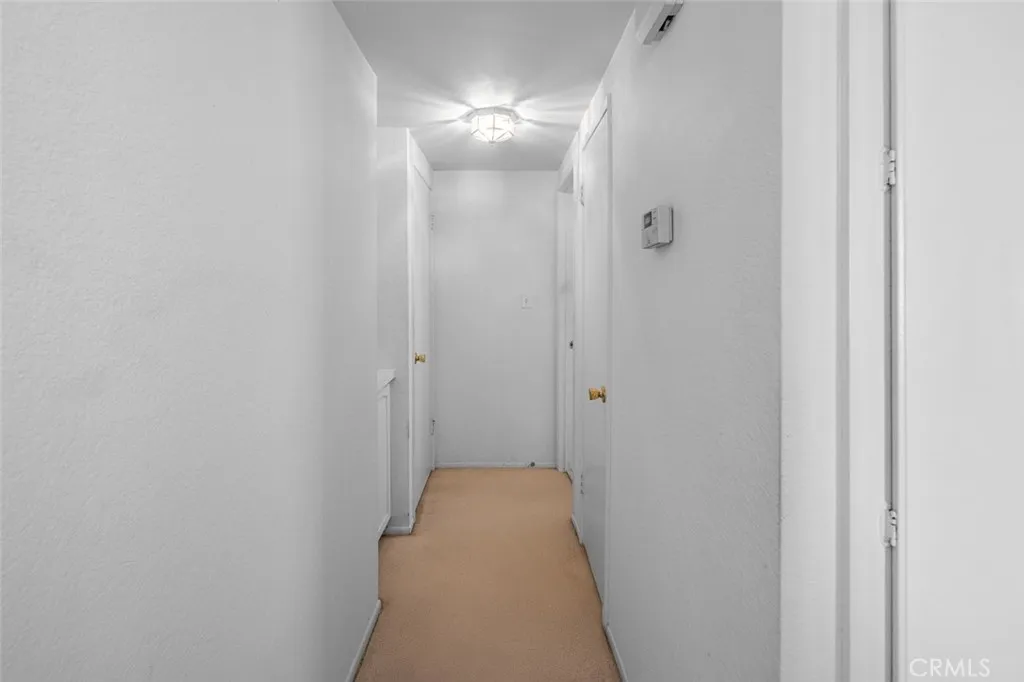 https://cdn.realtyfeed.com/cdn/127/306523407/65255a407dd7e90b4a023e9cea2de8c3.webp