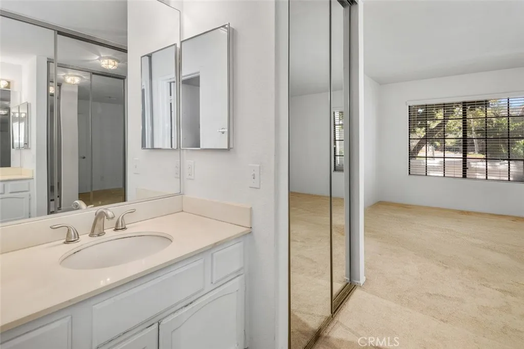 https://cdn.realtyfeed.com/cdn/127/306523407/737fb3b6e21315f54d32c5f7a69ea6ae.webp