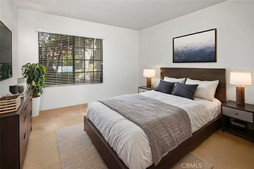 https://cdn.realtyfeed.com/cdn/127/306523407/8cc4bbff4420fbe4b6671e7e303c97f1.webp