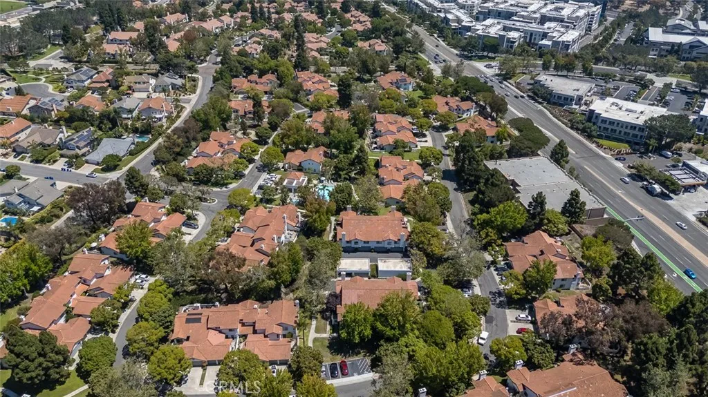 https://cdn.realtyfeed.com/cdn/127/306523407/a0aa13bf5cfb1f4e98f949bbc0252257.webp