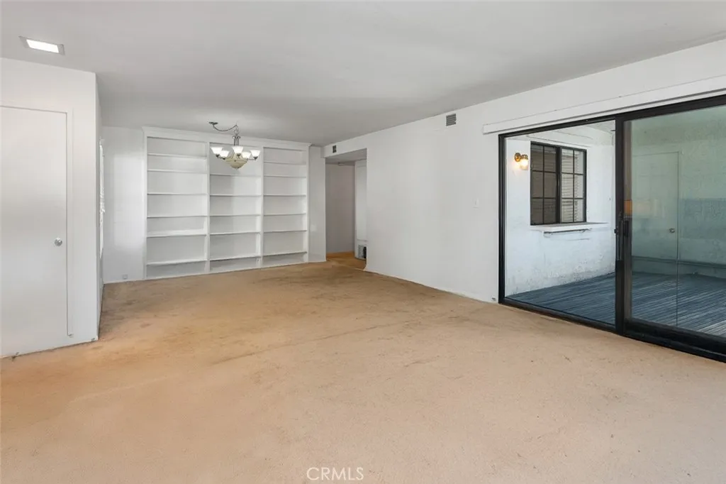 https://cdn.realtyfeed.com/cdn/127/306523407/a38e36f20341bd9f13dd236038971a78.webp