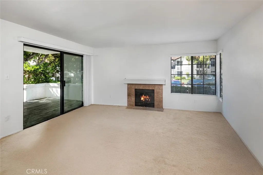https://cdn.realtyfeed.com/cdn/127/306523407/cf3312bd05a9f28a579adceea40880e0.webp