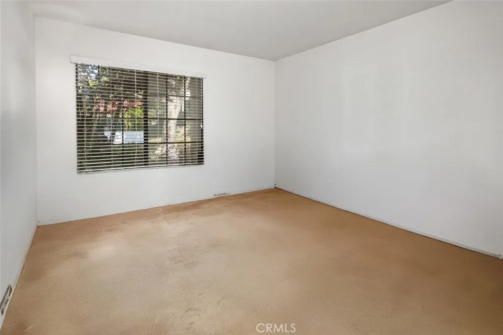 https://cdn.realtyfeed.com/cdn/127/306523407/e10bf2a13a0a8cbc9dc10e31be30daa2.webp