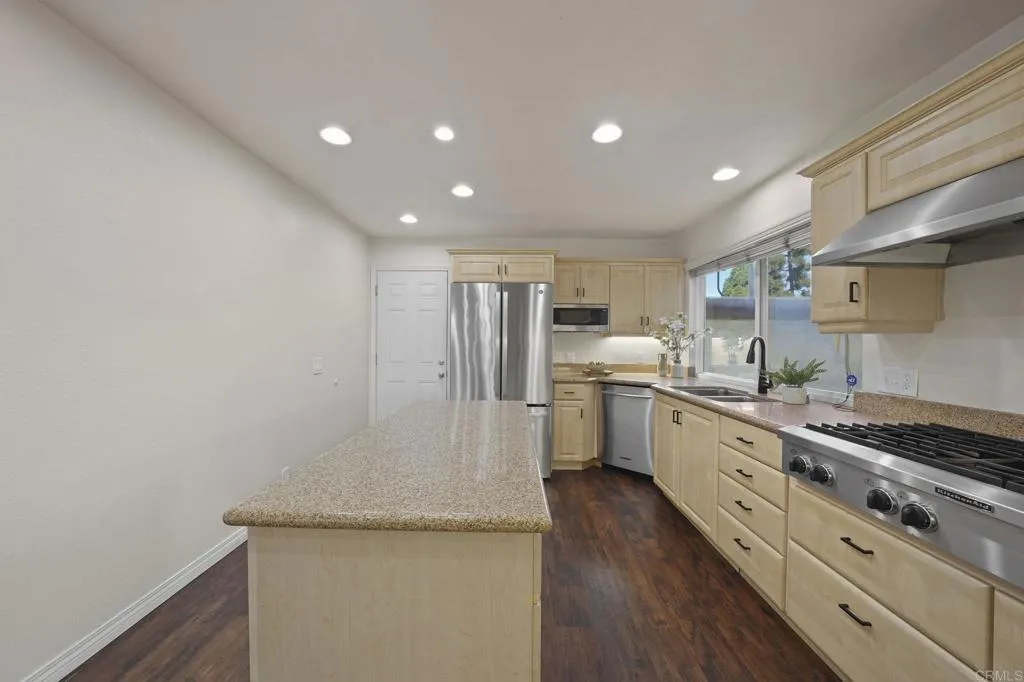 https://cdn.realtyfeed.com/cdn/127/306523433/12384fc6aa7f13ae814e210d2f24fe84.webp