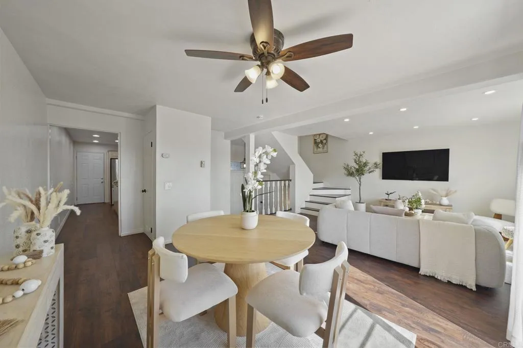 https://cdn.realtyfeed.com/cdn/127/306523433/6426e1a1553cfed96d456bb06cbc0a3d.webp
