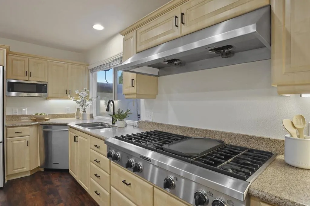https://cdn.realtyfeed.com/cdn/127/306523433/b74f2e5e8c44f35bdd7e91a32ae91fd5.webp