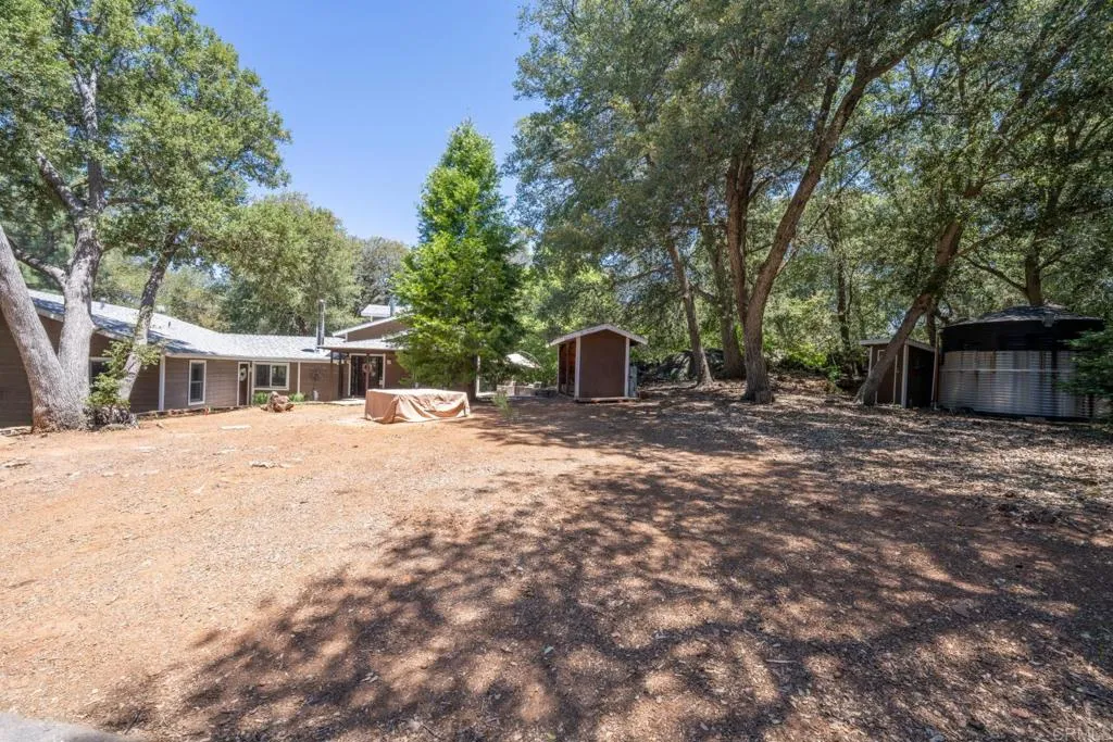 https://cdn.realtyfeed.com/cdn/127/306523449/05bfeadaba566f79393c9e0399936d87.webp