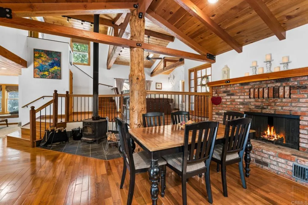 https://cdn.realtyfeed.com/cdn/127/306523449/065d9f02e26e53518b32078824559f19.webp