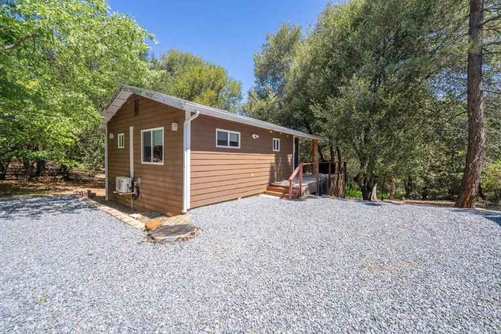 https://cdn.realtyfeed.com/cdn/127/306523449/18f96809fe236914324194d60dda8f05.webp
