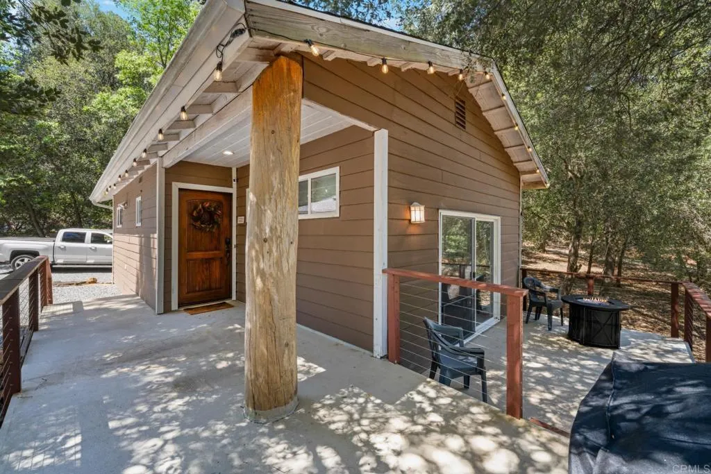 https://cdn.realtyfeed.com/cdn/127/306523449/1a8ee14769303a18c35bb56df75a6aa9.webp