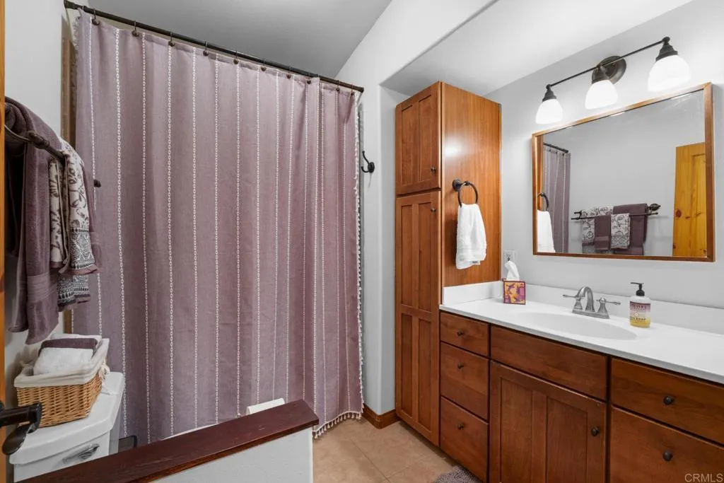 https://cdn.realtyfeed.com/cdn/127/306523449/2cafbbe409f20a2c22e441c418cc18e0.webp