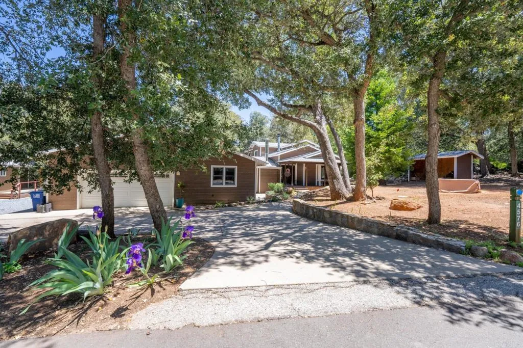https://cdn.realtyfeed.com/cdn/127/306523449/62a136aecfd896ab12403c758c4d02aa.webp