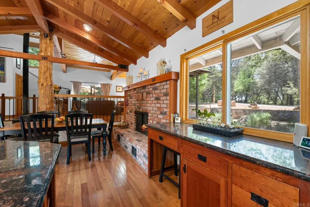 https://cdn.realtyfeed.com/cdn/127/306523449/7dac990a2b0f9e09bb131730122b3f19.webp