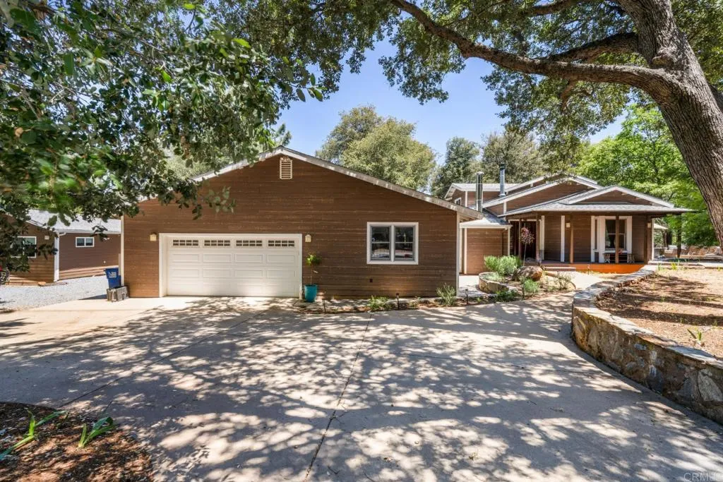 https://cdn.realtyfeed.com/cdn/127/306523449/820a9619c90500da8d3e30d3ae11ebcf.webp