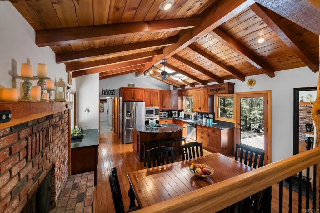 https://cdn.realtyfeed.com/cdn/127/306523449/aef17a3f5f12fc24601c4bd7813c45de.webp