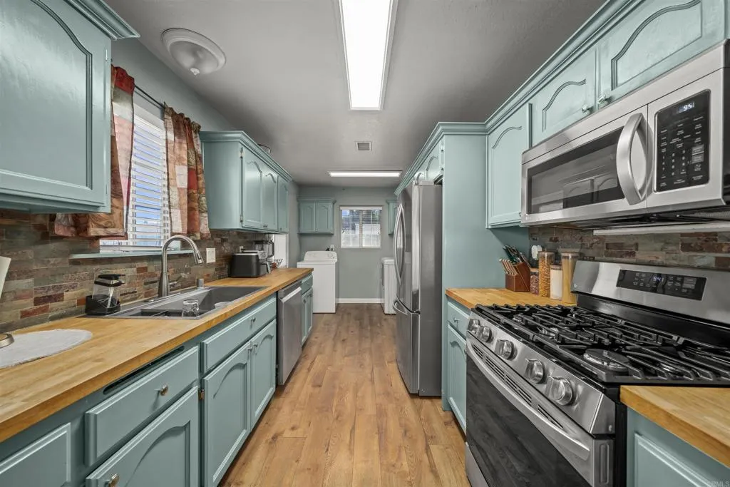 https://cdn.realtyfeed.com/cdn/127/306523450/8ac43599beae89098f33ea35f36064fb.webp