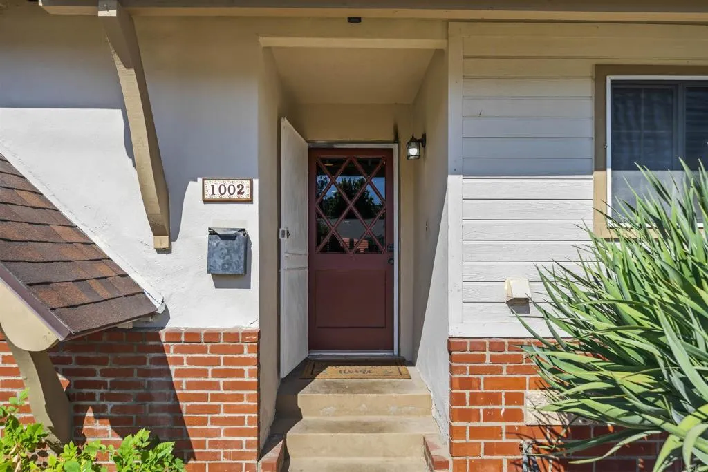 https://cdn.realtyfeed.com/cdn/127/306523450/935c54c6a1ecf5e3f1447c7c6c8cd8ba.webp