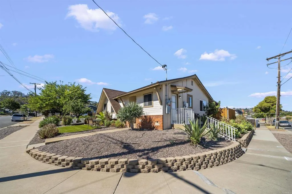 https://cdn.realtyfeed.com/cdn/127/306523450/b17f584cf99158a2928d6b5478745e61.webp