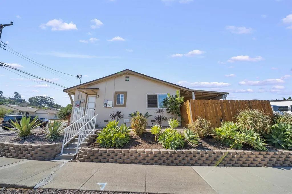 https://cdn.realtyfeed.com/cdn/127/306523450/bbb69c7411d84e63a6a57bf4c5644f35.webp