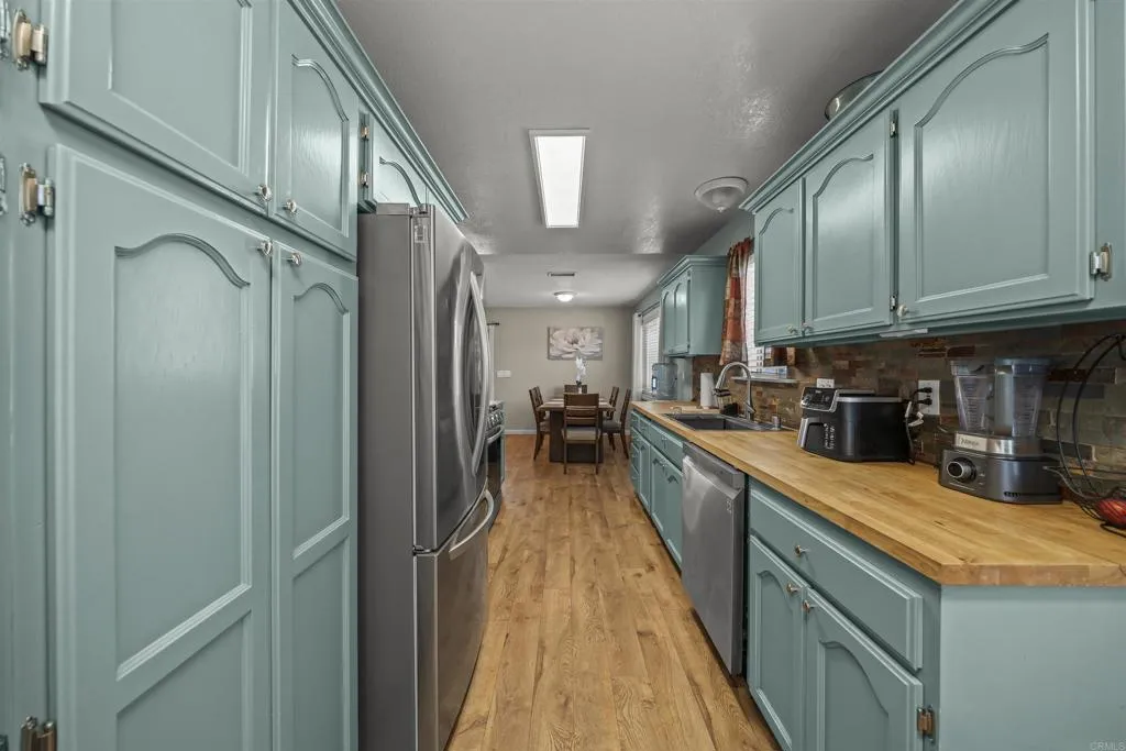 https://cdn.realtyfeed.com/cdn/127/306523450/c4e0624ebe6d5d9f83bfe530269cc2a4.webp