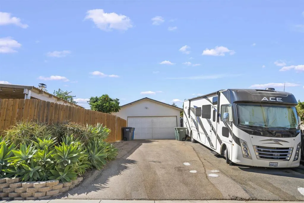 https://cdn.realtyfeed.com/cdn/127/306523450/daead0f9eed2a47979837e3278bdb6c2.webp