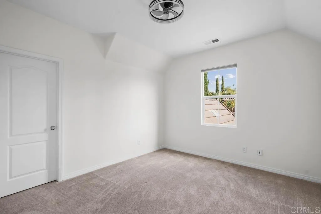 https://cdn.realtyfeed.com/cdn/127/306523477/09cebd5c383860c8f8333a85fc9caf74.webp