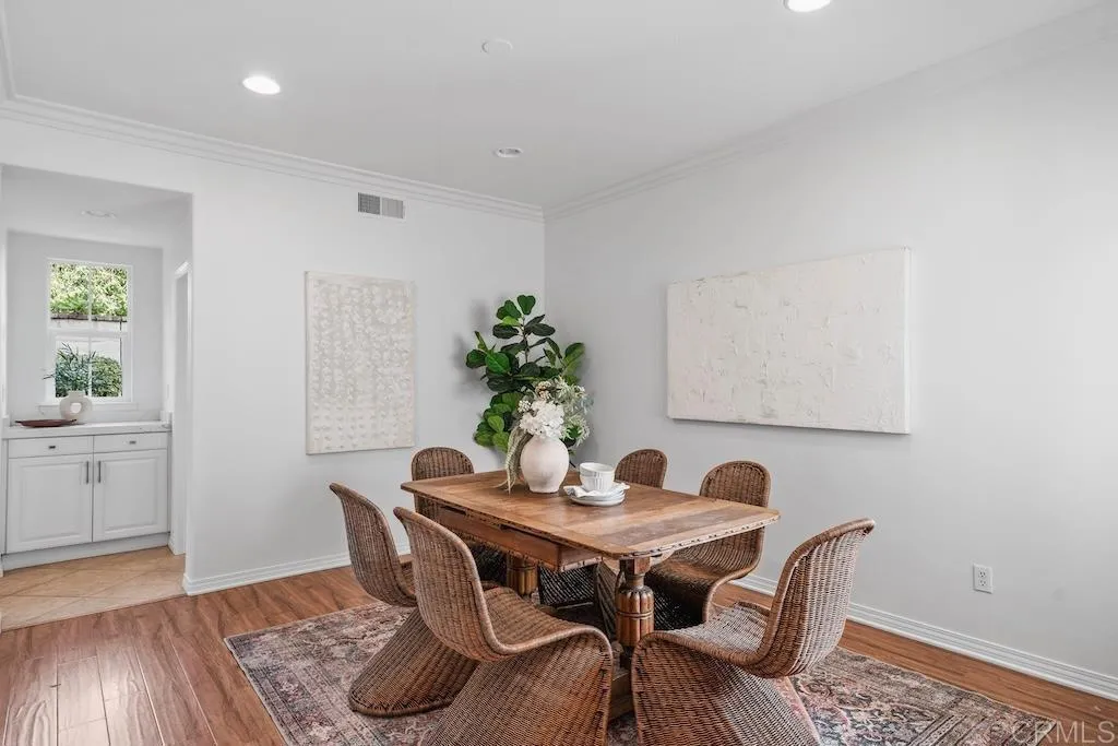 https://cdn.realtyfeed.com/cdn/127/306523477/16f09acd14f640733abb59a557895a8e.webp