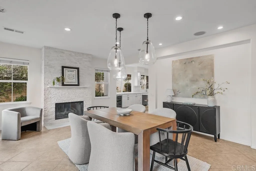https://cdn.realtyfeed.com/cdn/127/306523477/984e5fa214f7b132624af3ef593d1d23.webp