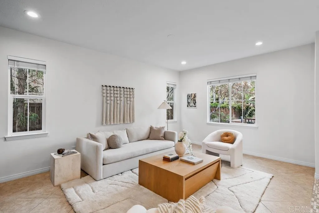 https://cdn.realtyfeed.com/cdn/127/306523477/bcd6459f257bf6d976aaf8766a52750f.webp