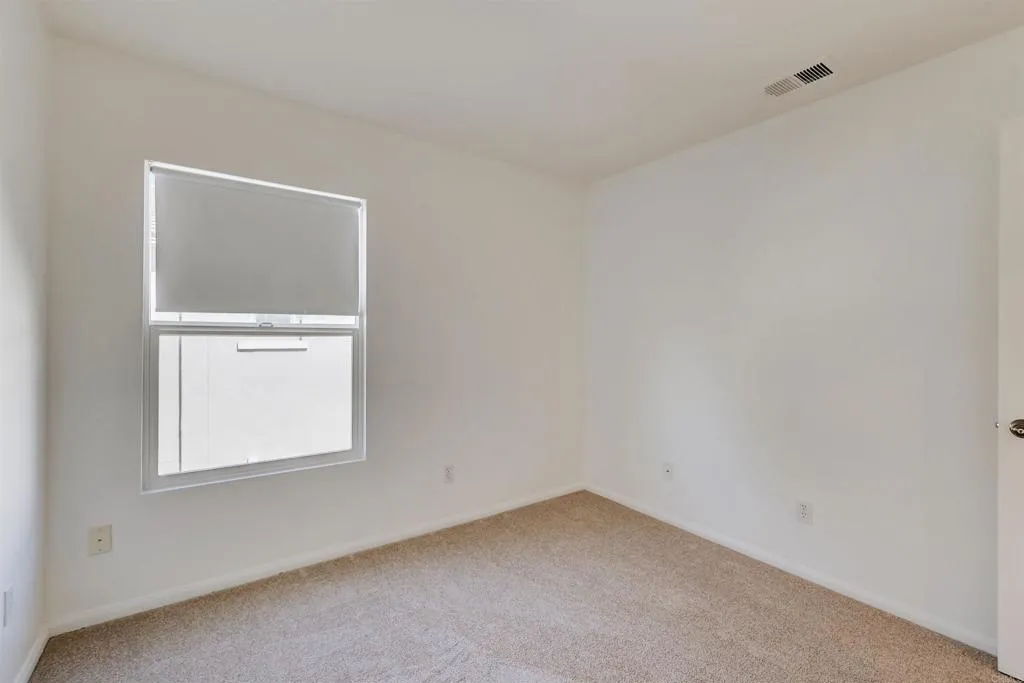https://cdn.realtyfeed.com/cdn/127/306523514/418de1fa14915c4cb3a2882f2c463b68.webp