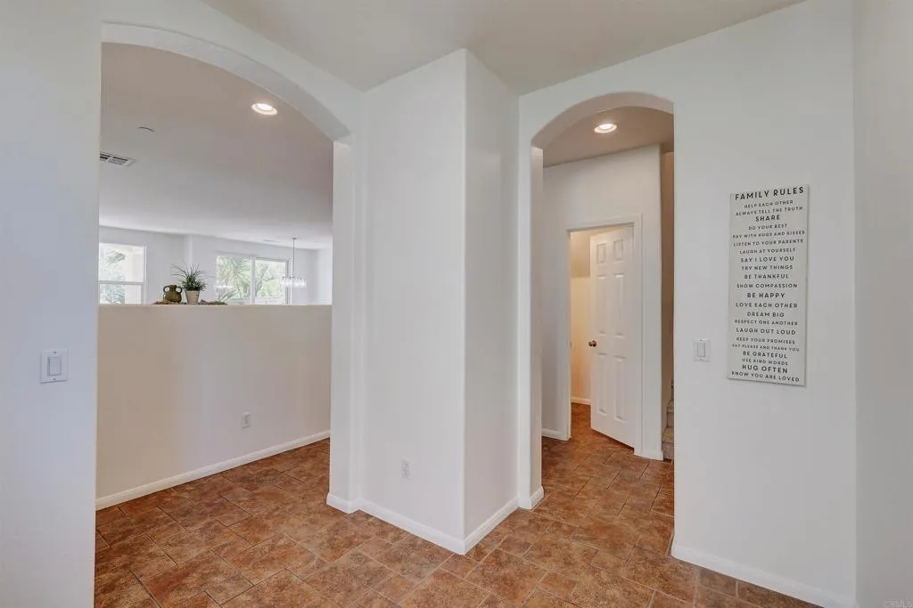 https://cdn.realtyfeed.com/cdn/127/306523514/5226dedb8afaf526ef906bb8c529190f.webp