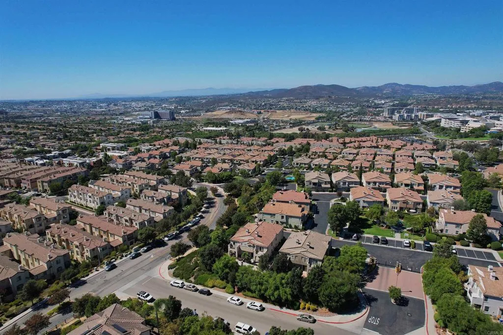 https://cdn.realtyfeed.com/cdn/127/306523514/6f5b4ab2b4ad3d9306c4454b06aa23ad.webp