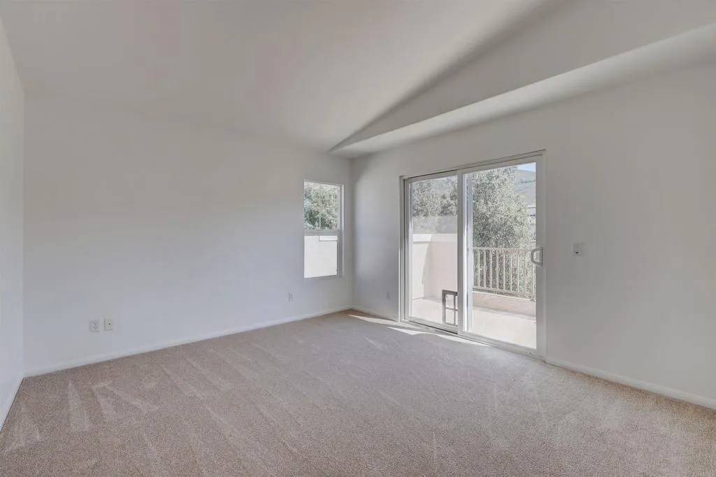 https://cdn.realtyfeed.com/cdn/127/306523514/8c074f66e943c026e1b70917054f7169.webp