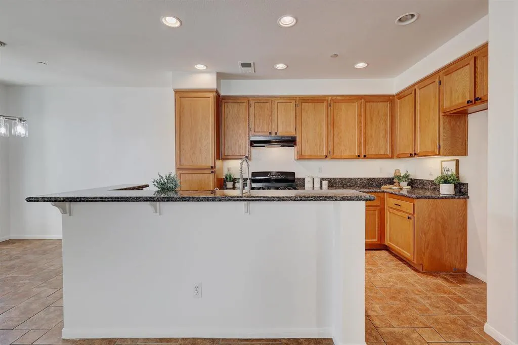 https://cdn.realtyfeed.com/cdn/127/306523514/b39dc7d01e017f2d4cf28491f31ecfee.webp