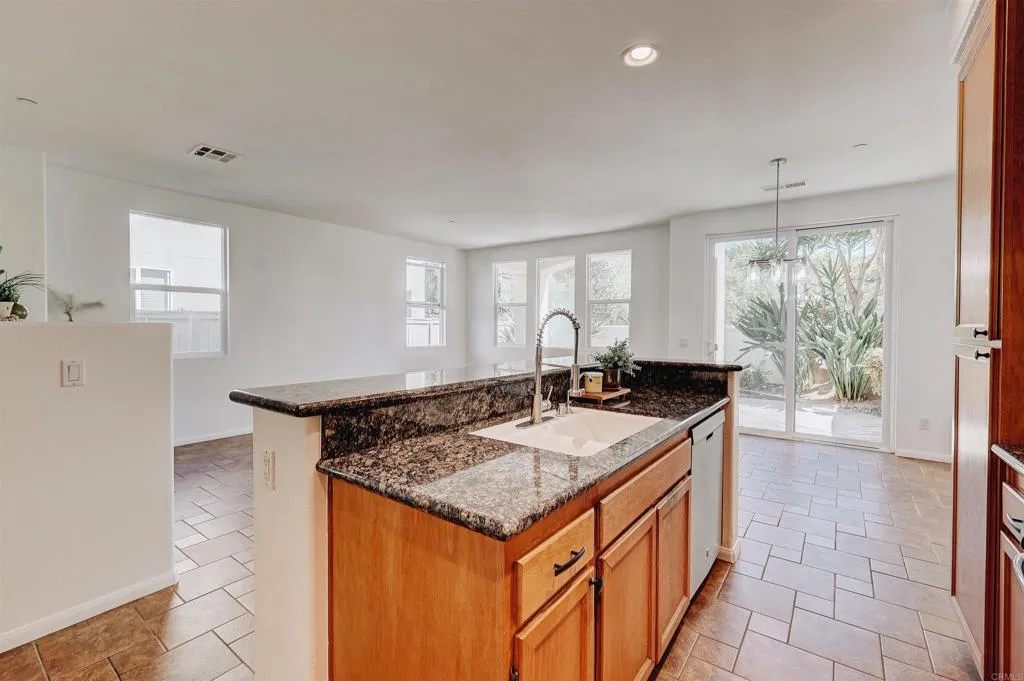 https://cdn.realtyfeed.com/cdn/127/306523514/bd06861b246c010ad348f2a799f30733.webp
