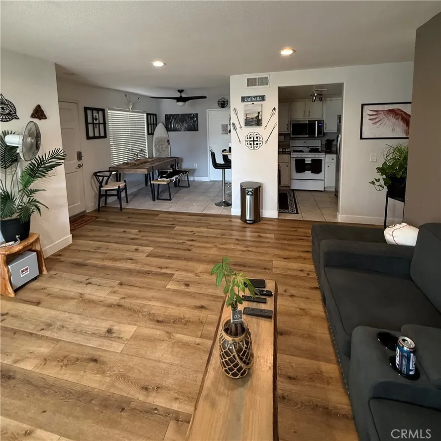 Photo #10: OC25188506 Listing: Photo #10