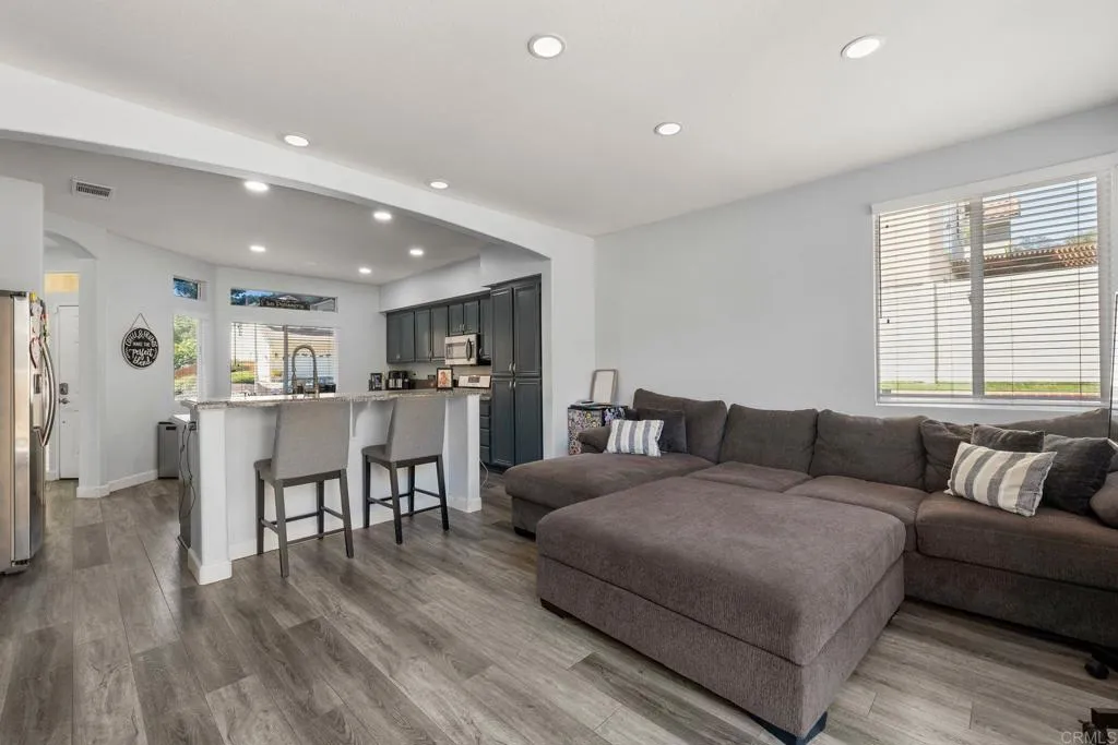 https://cdn.realtyfeed.com/cdn/127/306523544/511c78aebdf87694c1eea95abd5037e6.webp