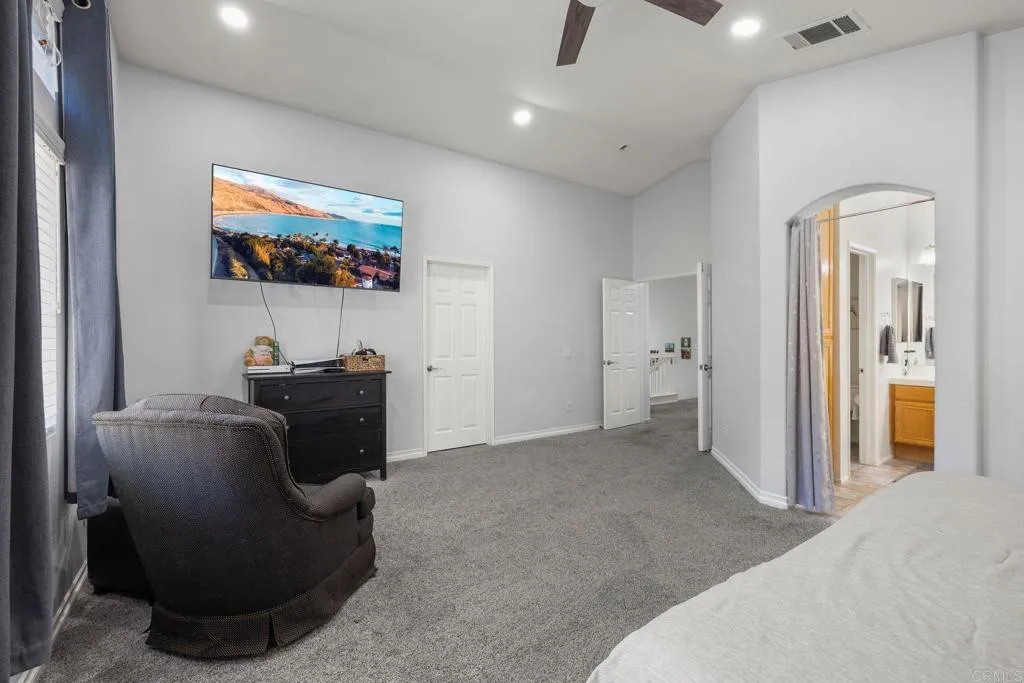 https://cdn.realtyfeed.com/cdn/127/306523544/567d03b8b5a34c7dfc036df87e2f273b.webp