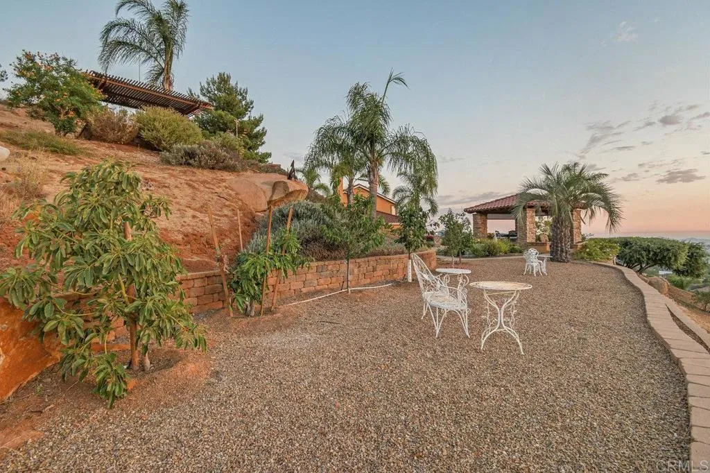 https://cdn.realtyfeed.com/cdn/127/306523558/055b6cc0aa32b5891aadf77a20512402.webp