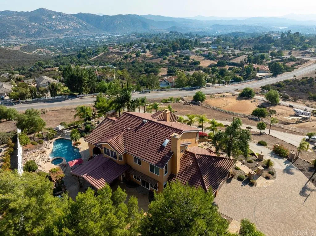https://cdn.realtyfeed.com/cdn/127/306523558/6f6cbfadeb62b8cb3d63d5056834da54.webp