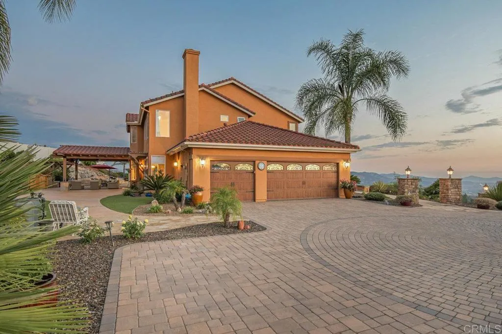 https://cdn.realtyfeed.com/cdn/127/306523558/9468a8d18d05294943fc80984f2c5159.webp