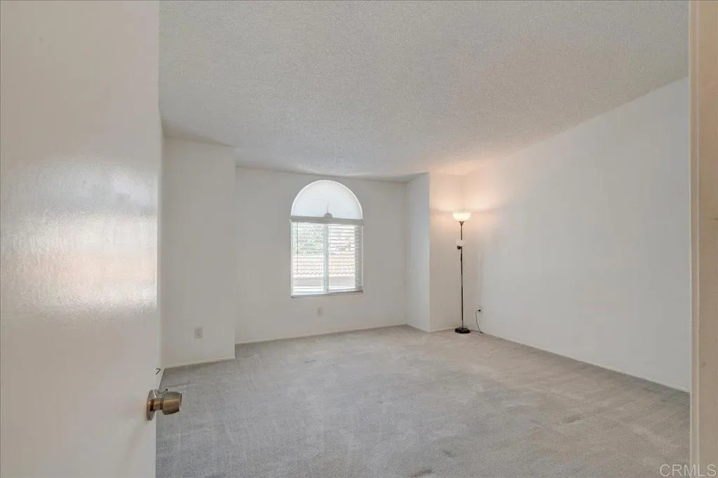 https://cdn.realtyfeed.com/cdn/127/306523565/1b40c6250ad38469a7dfedcf04407c04.webp