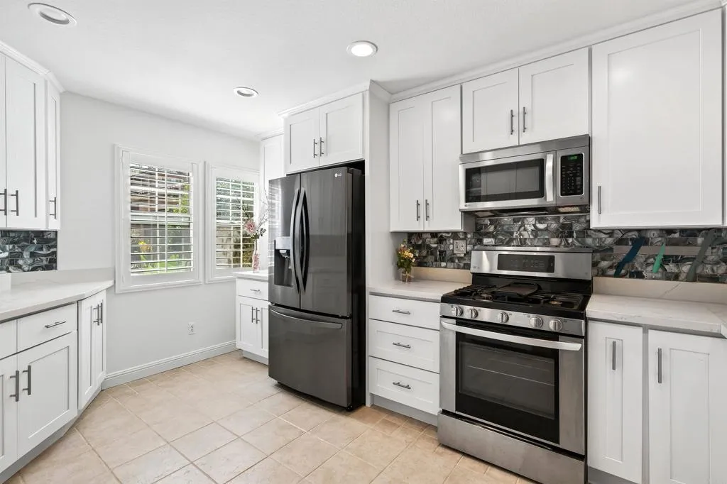 https://cdn.realtyfeed.com/cdn/127/306523595/647a5d14f81eb636074db24ede188671.webp