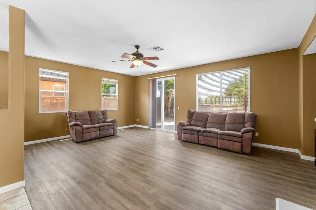 https://cdn.realtyfeed.com/cdn/127/306523672/7e62d3ea6434b825bb99de3ef7f2e0d8.webp