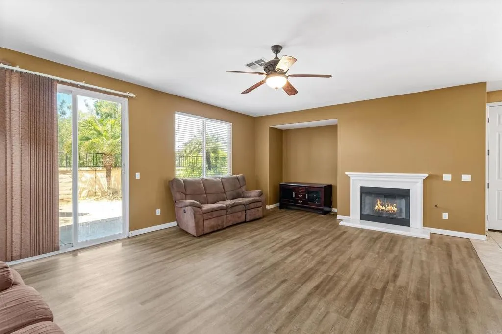 https://cdn.realtyfeed.com/cdn/127/306523672/c899cea771c2b3f61af01c1f327c45c5.webp