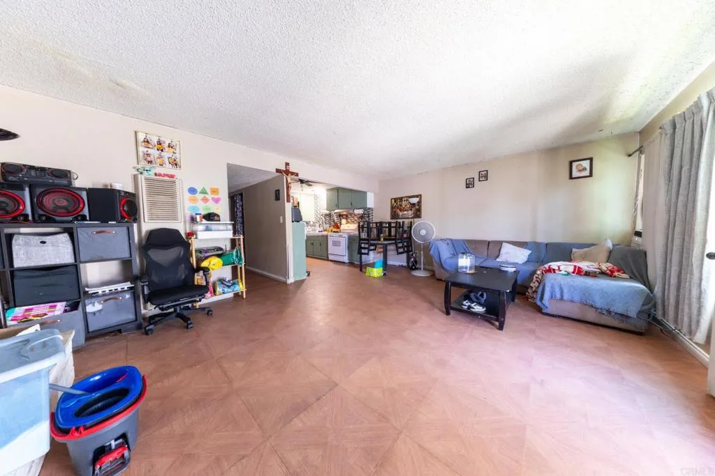 https://cdn.realtyfeed.com/cdn/127/306523704/01a64986340badf52617868d03778101.webp