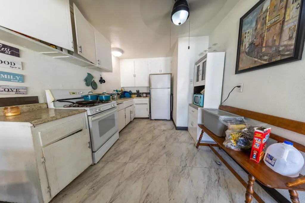 https://cdn.realtyfeed.com/cdn/127/306523704/334c63326f3a2aaa6aeecc95b59d9313.webp