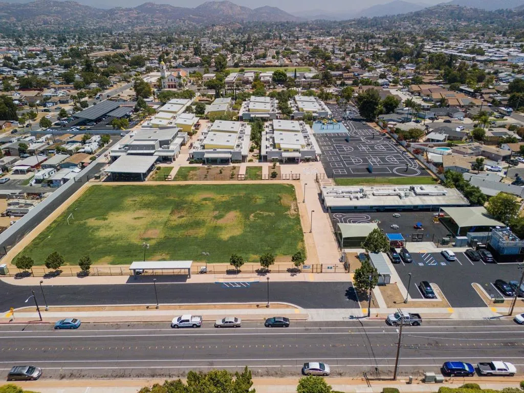 https://cdn.realtyfeed.com/cdn/127/306523704/ac21eb9c51ca18176cccddeab698c385.webp