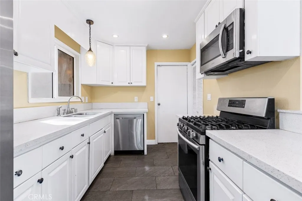 https://cdn.realtyfeed.com/cdn/127/306523724/f32b4a8569e1b318c64c50c42cab3d96.webp